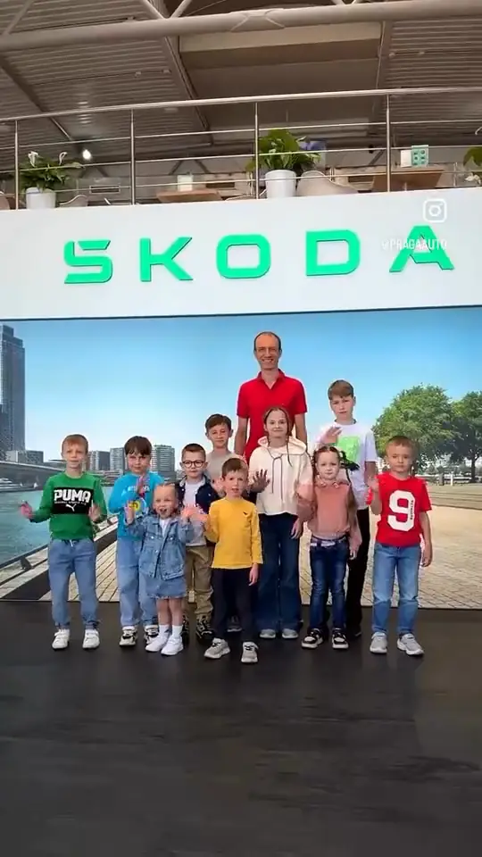 Урок з безпеки дорожнього руху для дітей у салоні «Прага Авто»